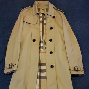 Burberry Trenchcoat